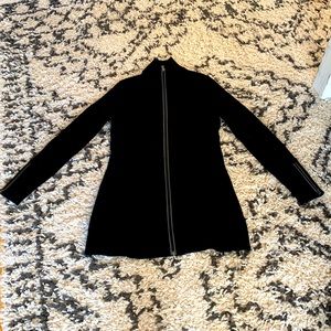 Women’s Athleta black 30” long full zip sweater.